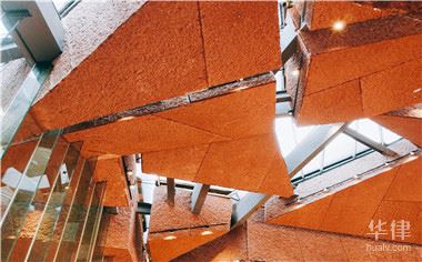 股票配资合法性咋鉴定？小程序讲股票容易被投诉吗？